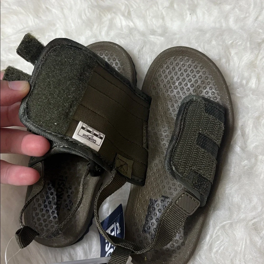 NWT Osh Kosh B’Gosh Oliver-B Green Sandals Toddler Size 8
